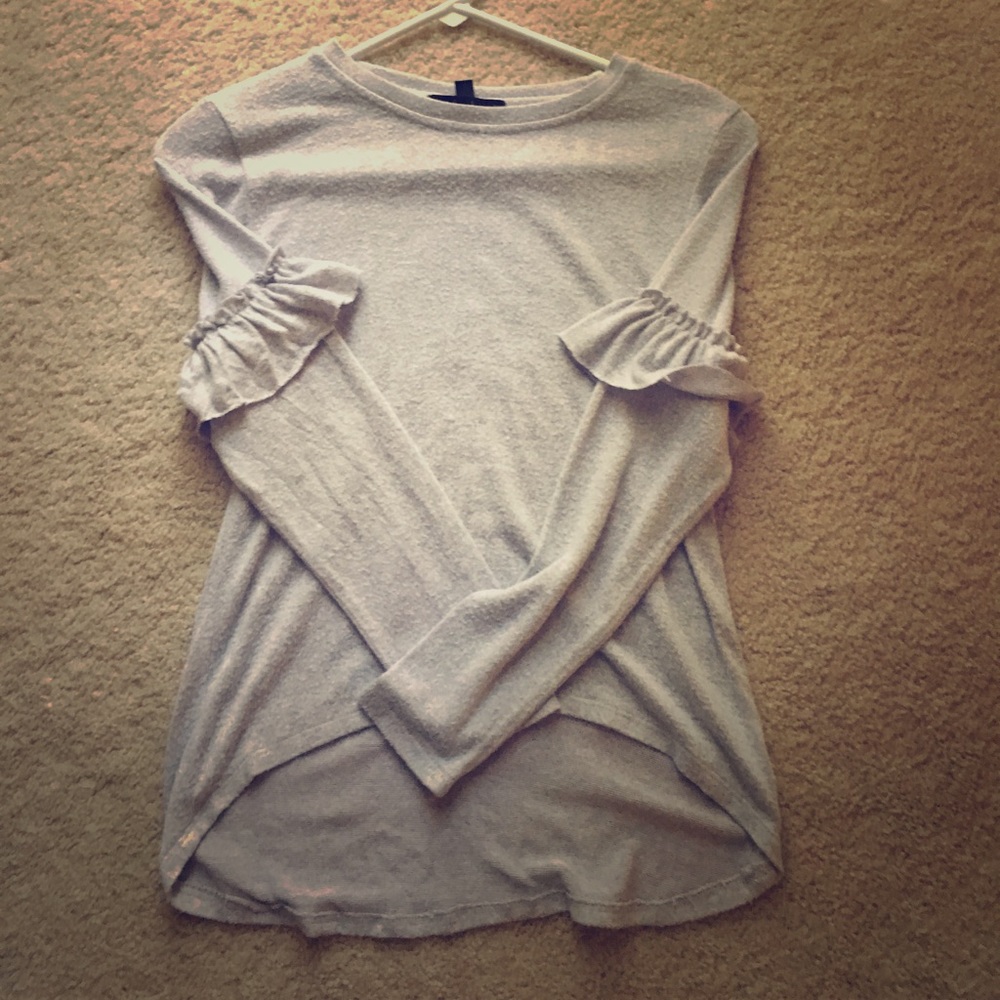 Derek heart grey shirt/ ruffles